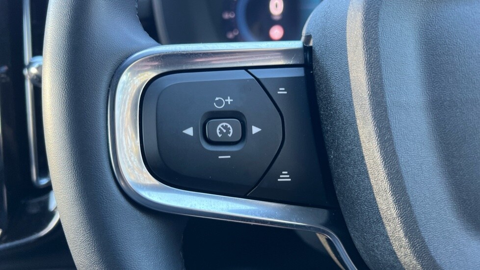 Used Volvo XC40 2025 for sale - 76873328: Photo 37