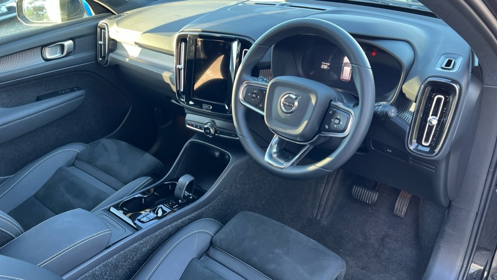 Used Volvo XC40 2025 for sale - 76873328: Photo 5