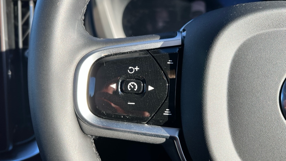 Used Volvo XC90 2025 for sale - 76872749: Photo 38