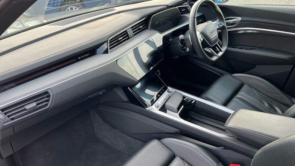 Used Audi Q8 2024 for sale - 76872911: Photo 10