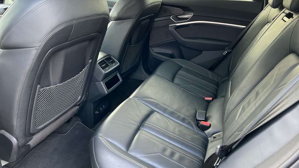 Used Audi Q8 2024 for sale - 76872911: Photo 14