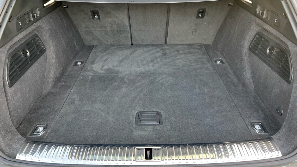 Used Audi Q8 2024 for sale - 76872911: Photo 15