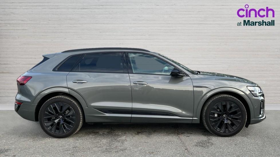 Used Audi Q8 2024 for sale - 76872911: Photo 2