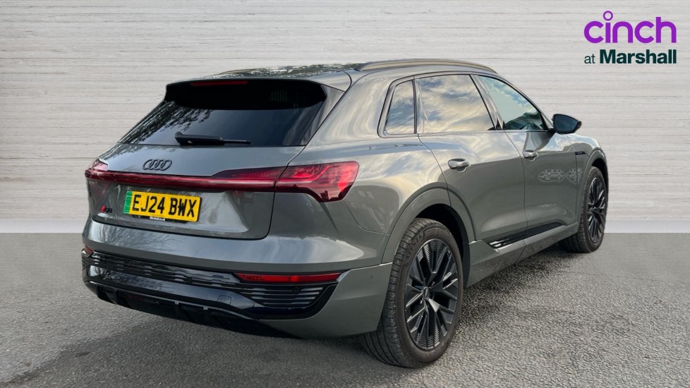 Used Audi Q8 2024 for sale - 76872911: Photo 3