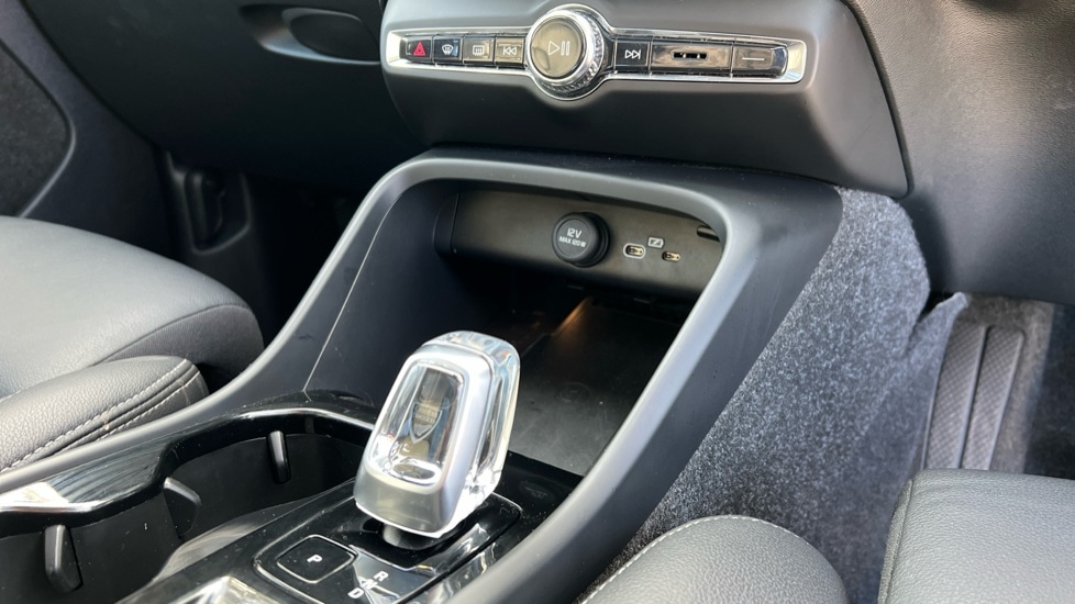 Used Volvo XC40 2025 for sale - 76872656: Photo 14