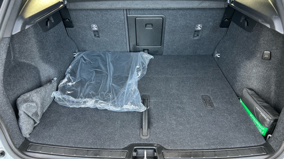 Used Volvo XC40 2025 for sale - 76872656: Photo 17