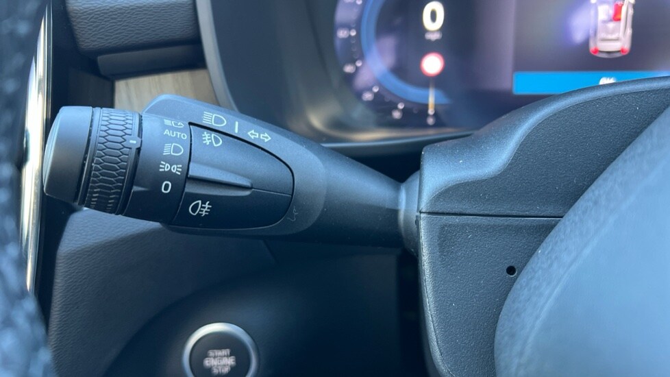 Used Volvo XC40 2025 for sale - 76872656: Photo 27