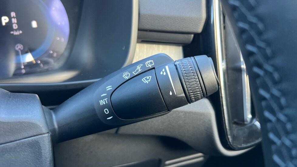 Used Volvo XC40 2025 for sale - 76872656: Photo 28