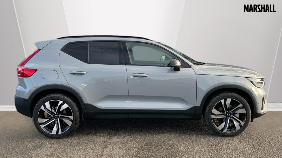 Used Volvo XC40 2025 for sale - 76872656: Photo 3