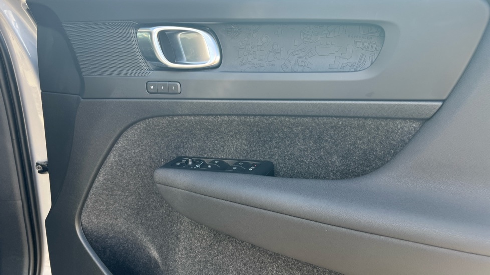 Used Volvo XC40 2023 for sale - 76154749: Photo 15