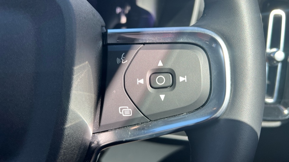 Used Volvo XC40 2023 for sale - 76154749: Photo 19