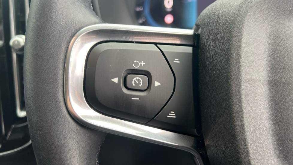 Used Volvo XC40 2024 for sale - 76871696: Photo 38