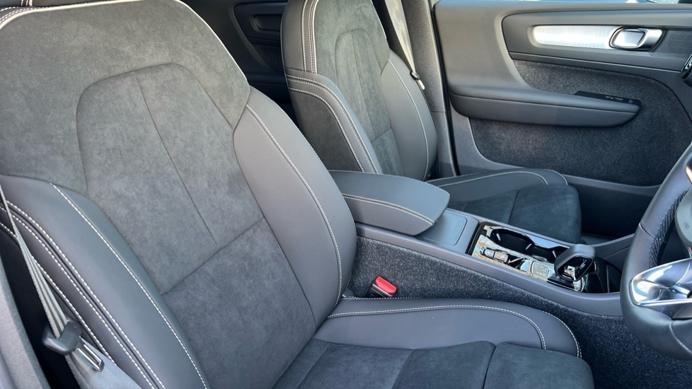 Used Volvo XC40 2025 for sale - 76894783: Photo 9