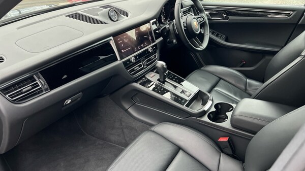 Used Porsche Macan 2025 for sale - 76233970: Photo 10