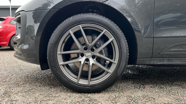 Used Porsche Macan 2025 for sale - 76233970: Photo 17