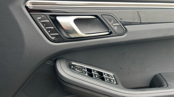 Used Porsche Macan 2025 for sale - 76233970: Photo 27