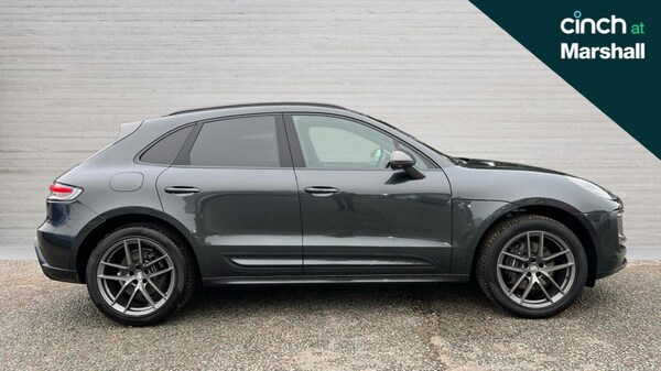 Used Porsche Macan 2025 for sale - 76233970: Photo 2