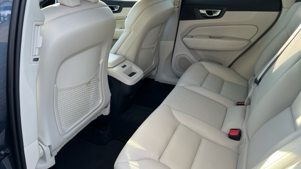 Used Volvo XC60 2023 for sale - 76523574: Photo 10