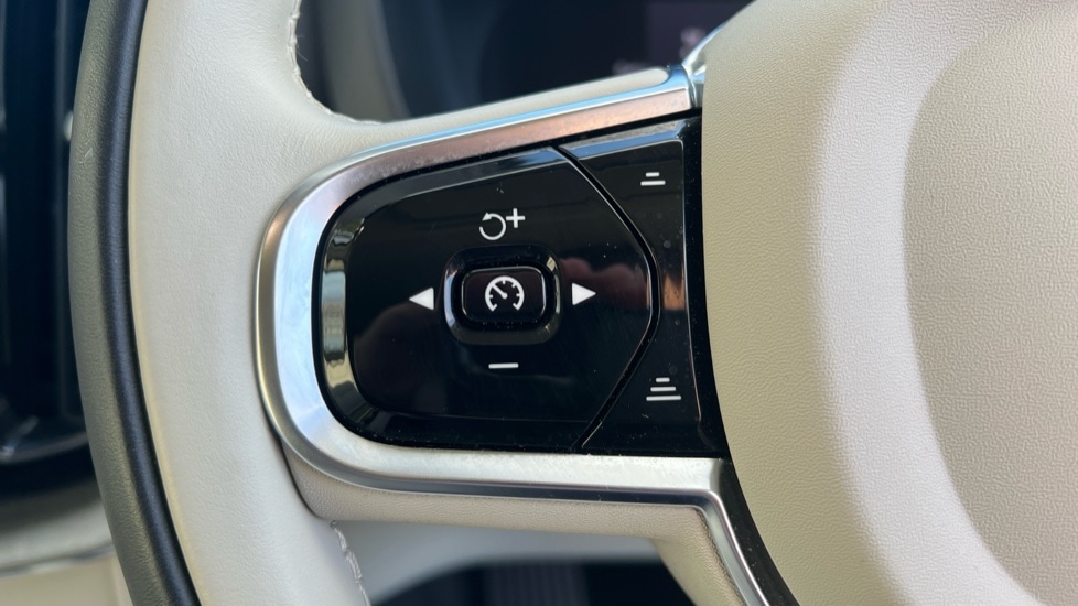 Used Volvo XC60 2023 for sale - 76523574: Photo 18