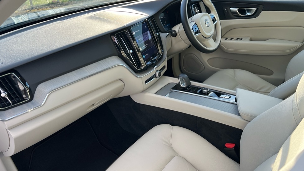 Used Volvo XC60 2023 for sale - 76523574: Photo 4