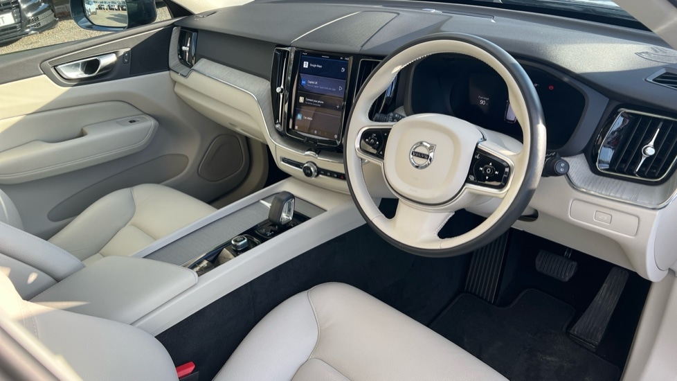 Used Volvo XC60 2023 for sale - 76523574: Photo 5