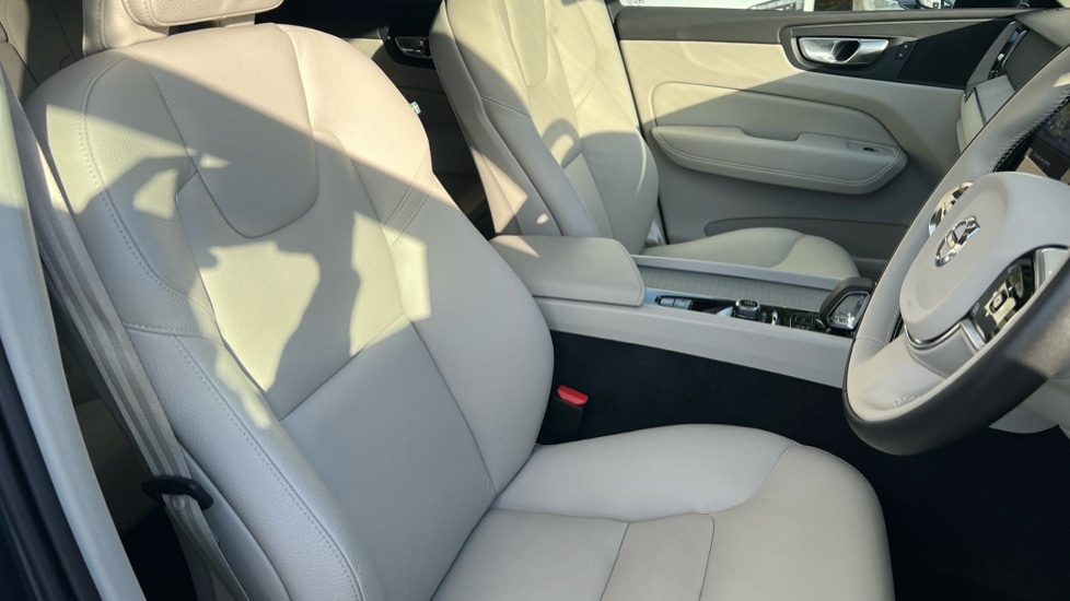 Used Volvo XC60 2023 for sale - 76523574: Photo 9