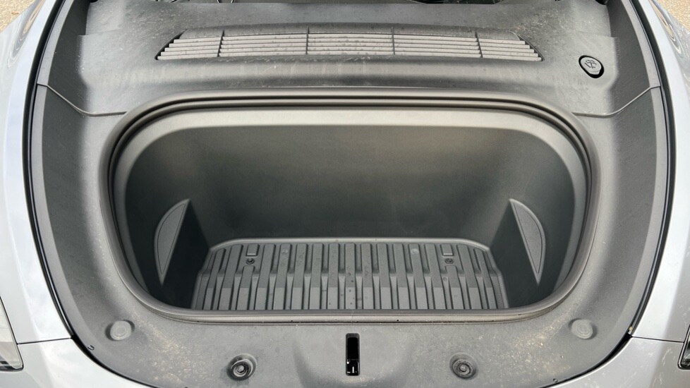 Used Tesla Model Y 2025 for sale - 76873571: Photo 16