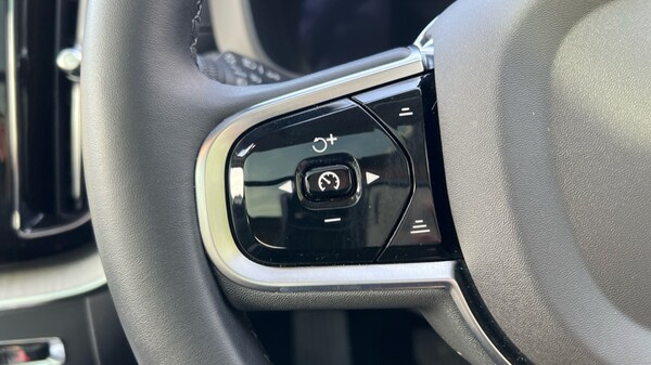 Used Volvo XC60 2024 for sale - 76117033: Photo 38