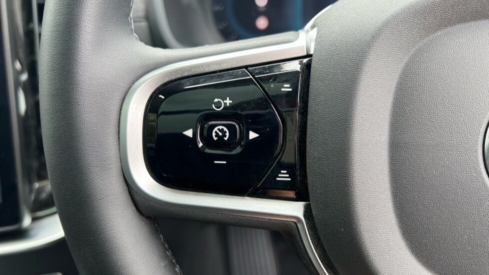 Used Volvo XC90 2025 for sale - 76066928: Photo 37