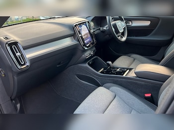 Used Volvo XC40 2023 for sale - 76400668: Photo