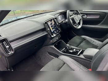 Used Volvo XC40 2021 for sale - 76208977: Photo