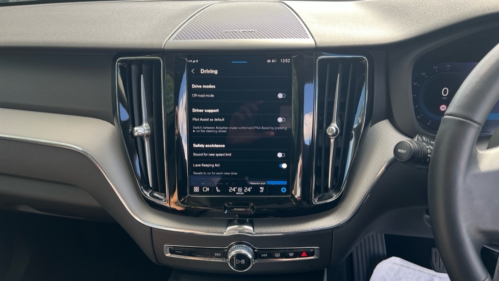 Used Volvo XC60 2024 for sale - 76180147: Photo 30