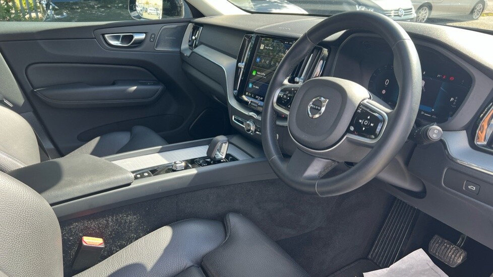 Used Volvo XC60 2024 for sale - 76180147: Photo 5