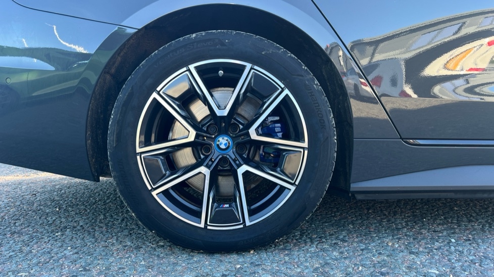 Used BMW i4 2024 for sale - 76086642: Photo 19