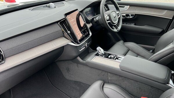 Used Volvo XC90 2025 for sale - 76183987: Photo 4