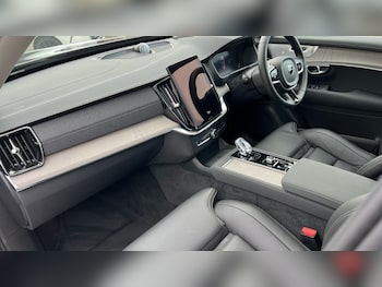 Used Volvo XC90 2025 for sale - 76803983: Photo