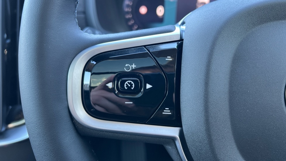 Used Volvo XC90 2025 for sale - 76873610: Photo 39