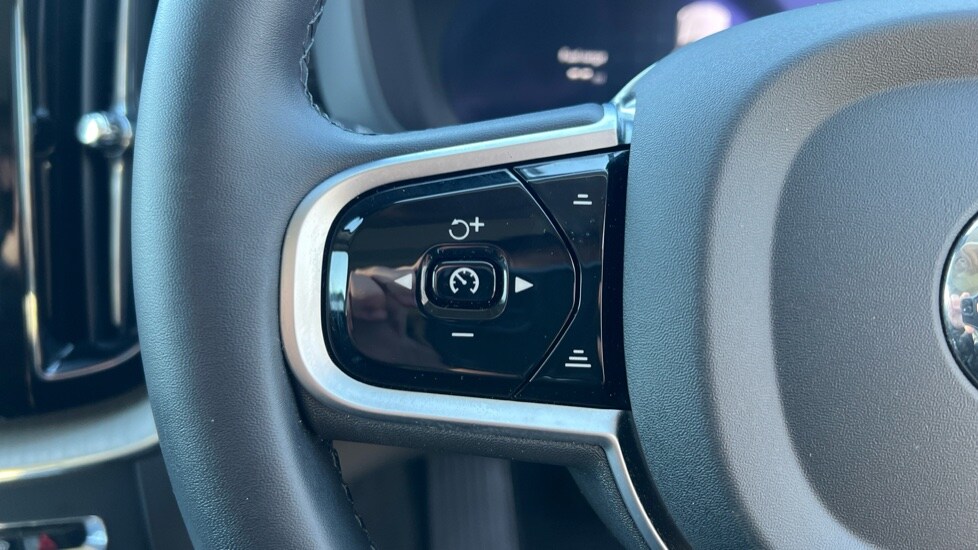 Used Volvo XC60 2025 for sale - 76872753: Photo 18