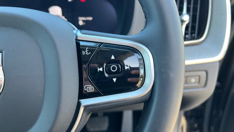 Used Volvo XC60 2025 for sale - 76872753: Photo 19