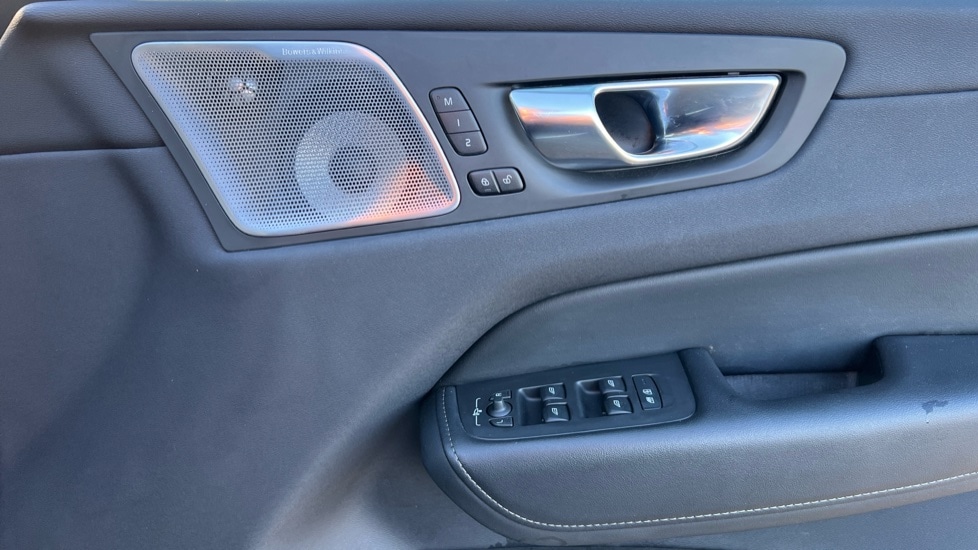 Used Volvo XC60 2021 for sale - 76872882: Photo 15