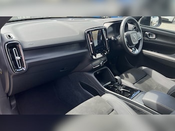 Used Volvo XC40 2023 for sale - 75467378: Photo