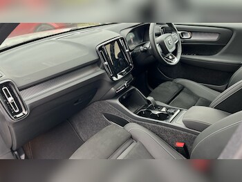 Used Volvo XC40 2025 for sale - 76971296: Photo