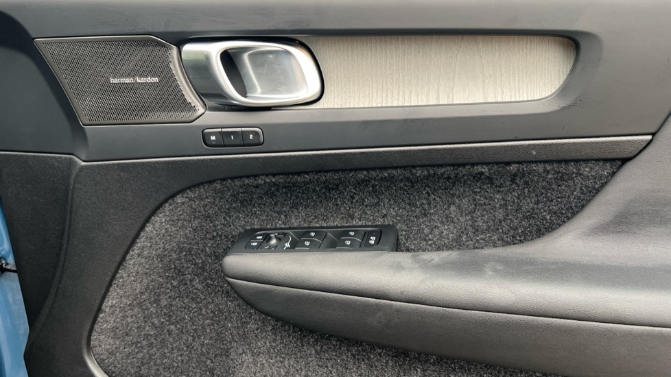 Used Volvo XC40 2024 for sale - 76871471: Photo 15