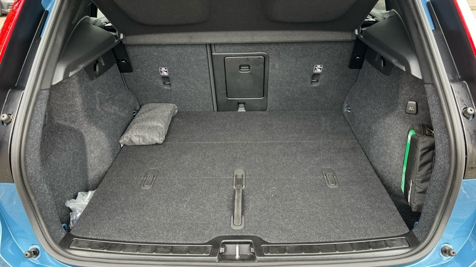 Used Volvo XC40 2024 for sale - 76871471: Photo 17