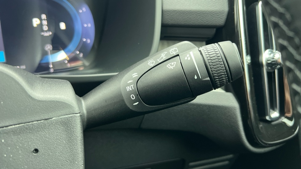 Used Volvo XC40 2024 for sale - 76871471: Photo 28