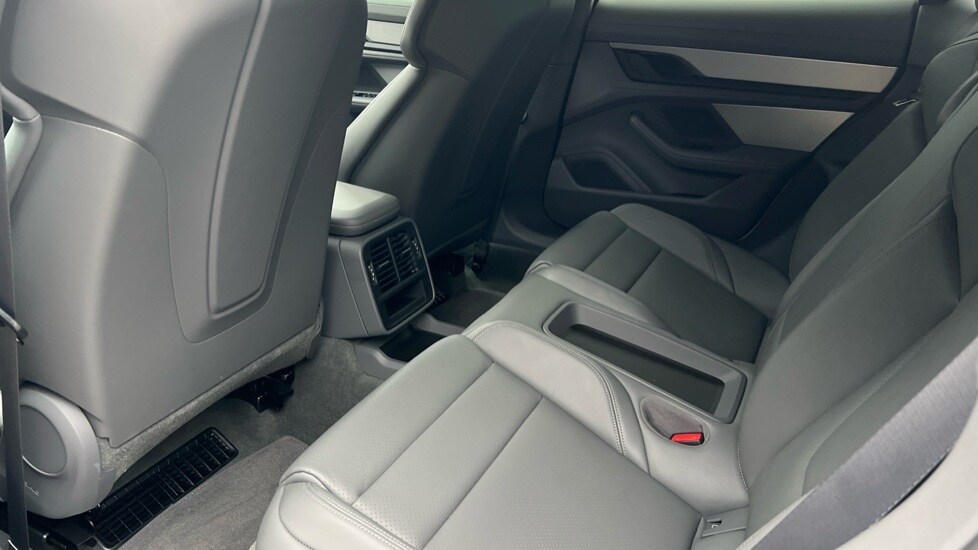 Used Porsche Taycan 2023 for sale - 76233971: Photo 14