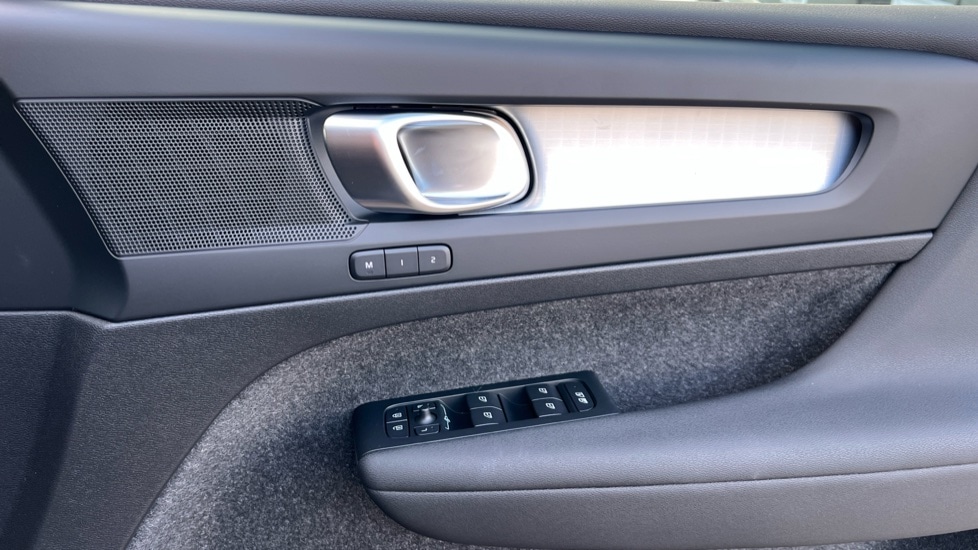 Used Volvo XC40 2025 for sale - 76894785: Photo 15