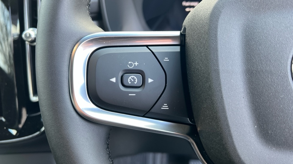 Used Volvo XC40 2025 for sale - 76894785: Photo 18