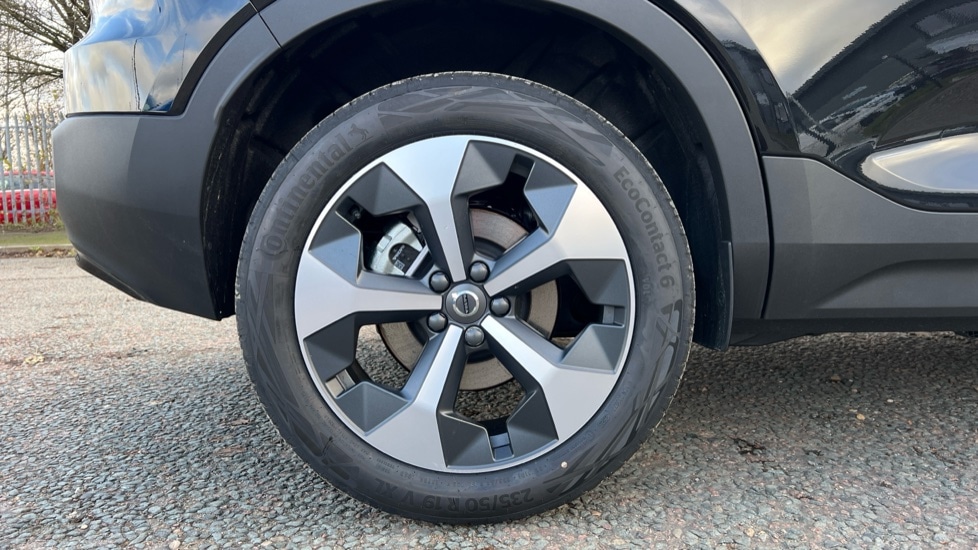 Used Volvo XC40 2025 for sale - 76894785: Photo 24