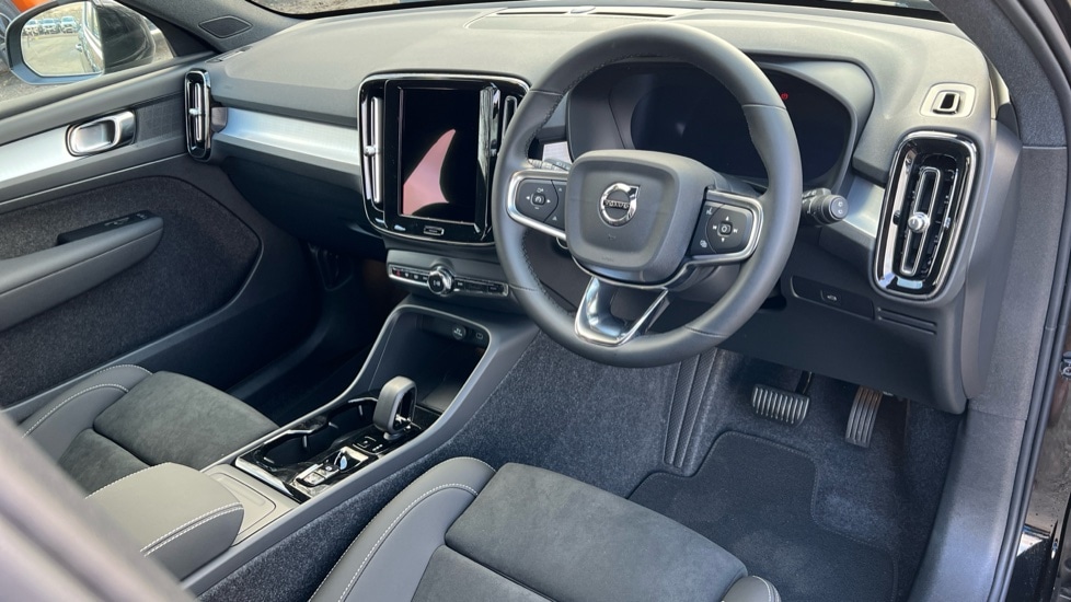 Used Volvo XC40 2025 for sale - 76894785: Photo 5